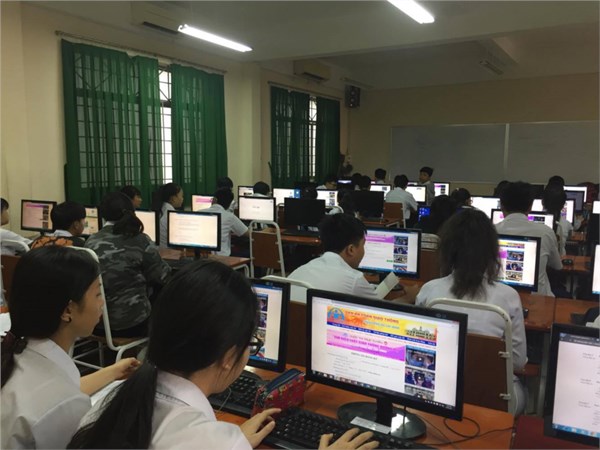 2017-12-08 Tim hieu luat Giao thong duong bo cho HS THPT.jpg